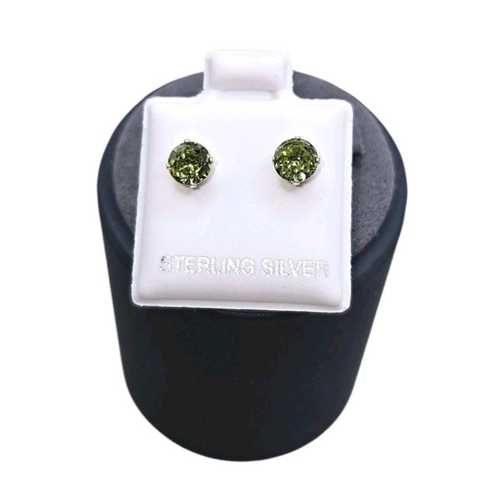 925 Sterling Silver 4mm Round Sparkling‎ Cubic Zirconia Peridot Earrings NWOT